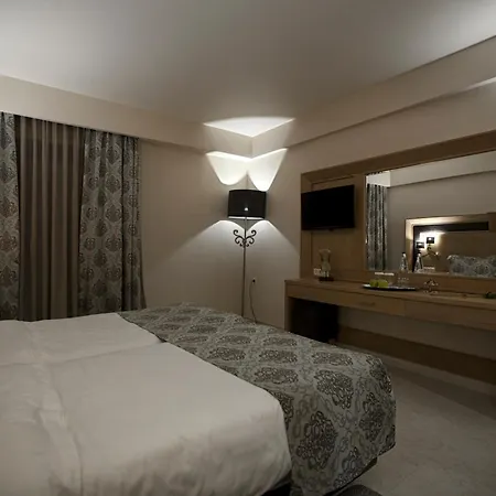 グランド メテオラ ホテル