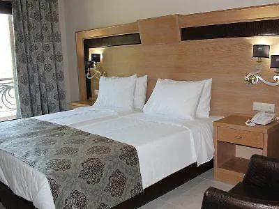Grand Meteora Hotel